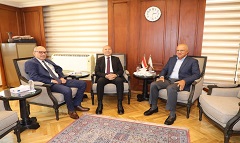 محافظ القاهرة يبحث مع اتحاد الصناعات دعم الاستثمار الصناعي