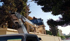 تغيير وتركيب واصلاح اعطال كشافات انارة ببعض الشوارع بالحي