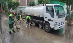 متابعة ازالة تراكمات الامطار بنطاق الحي 