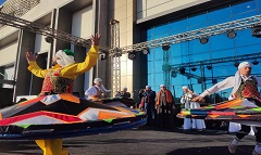 وسط تفاعل كبير التنورة التراثية تواصل عروضها في معرض الكتاب