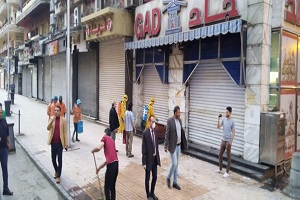 متابعة أعمال التعقيم بالحي