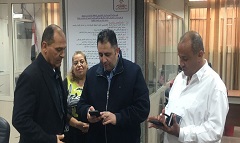 متابعة انتظام العمل داخل المركز التكنولوجي بمجمع الاحياء  