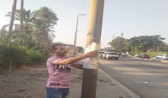 صيانة أعمدة الإنارة بنطاق بالحي 