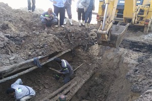 مياه القاهرة تعلن اصلاح خط 600 مم بمنطقة عزبة الوالدة - حلوان