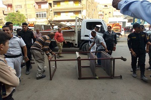 حملة لرفع الاشغالات على شارع الحرية وميدان المطرية