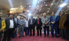 رئيس الحي يزور الكنائس لتهنئة الأقباط بعيد الميلاد المجيد