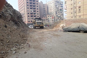 حملة لإزالة الاشغالات والسيارات المتهالكة من شوارع التبين