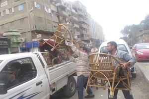 حملة مكبرة بحي حلوان لإزالة الإشغالات