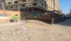 رئيس الحي يتفقد أعمال التطوير بشارع أحمد ذكي