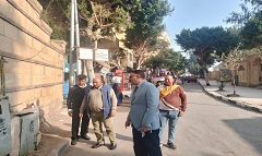 رئيس الحي يوجه برفع كفاءة مستوى الإنارة