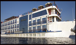 رويال لا تيرراسي ( الملكه نيفير II )