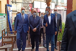 جولة تفقدية لمحافظ القاهرة لمقرات إنتخابات مجلس الشيوخ