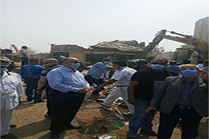 جولة محافظ القاهرة لمتابعة أعمال الإزالة بعزبة أبو صفيح بالمطرية