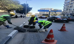 تطهير وتسليك بالوعات الأمطار بنطاق الحي