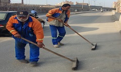 تجريد ورفع أتربة شارع الشهيد وكوبري الشيخ منصور