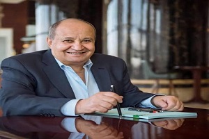 مهرجان القاهرة السينمائي يكرم وحيد حامد بجائزة الهرم الذهبي التقديرية