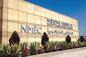 "الآثار" تتابع تجهيز قاعات العرض بالمتحف القومي للحضارة لإفتتاحها قريبًا