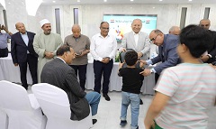 محافظ القاهرة يُوزع 1000 حقيبة مدرسية على الأسر الأولى بالرعاية