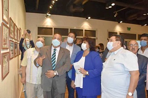 وزيرة الثقافة: معرض "نصر أكتوبر في الكاريكاتير المصري" حافظ للأحداث البارزة في المجتمع