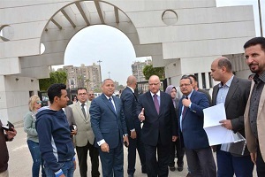المحافظ يتفقد أعمال تطوير الشوارع المحيطة باستادي القاهرة والانتاج الحربي