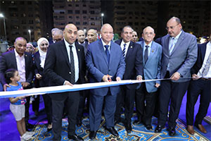 محافظ القاهرة يفتتح معرض مستلزمات المدارس بالمعادي بتخفيضات 50%