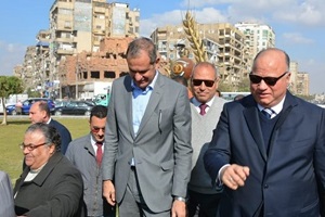 محافظ القاهرة ووزيرة البيئة يتفقدان أعمال التطوير الجارية بميدان تريومف