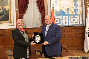 محافظ القاهرة يلتقي أعضاء برنامج التدريب الرئاسي «دفعة الشهيد منسي»