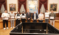 محافظ القاهرة يكرم الفائزين في مسابقة أوائل الطلبة