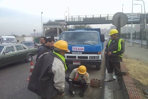 نظافة البالوعات بطريق الأوتوستراد 