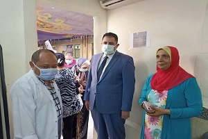 متابعة عمليه تطعيم اللقاح للمواطنين