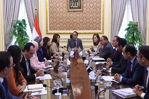 رئيس الوزراء يتابع إجراءات بدء تنفيذ المبادرة الرئاسية "حياة كريمة"