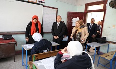 محافظ القاهرة يتفقد امتحانات الفصل الدراسى الأول للشهادة الإعدادية