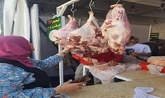 حملة مرورية على محال بيع اللحوم والسلع الغذائية