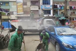 متابعة أعمال النظافة اليومية بالحى