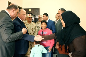 محافظ القاهرة : البدء في انشاء مشروع أهالينا (2)