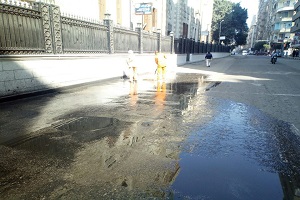 شفط مياه الأمطار بالحي