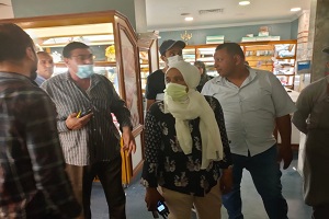 جولة مرورية على المحلات والمقاهي بالحي 