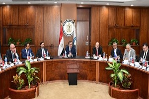 وزير البترول يبحث مع رؤساء الشركات العالمية تنفيذ برنامج تأهيل الشباب