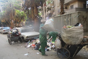 متابعة أعمال النظافةبالحى 