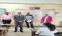 مدير تعليم العاصمة يتابع انطلاق امتحانات الدور الثاني للشهادة الإعدادية 