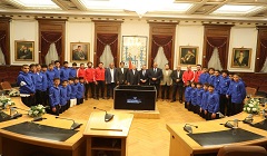 عبد العال يستقبل الفريق المشارك فى بطولة طوكيو الدولية لكرة القدم