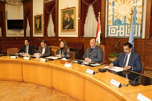 محافظ القاهرة يبحث مع نائب وزير التخطيط تطوير المراكز التكنولوجية