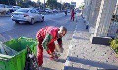 حملة نظافة وتجريد ورفع التراكمات ببعض شوارع الحي