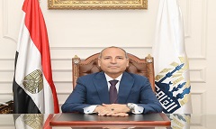 محافظ القاهرة يهنئ أوائل الدبلومات الفنية