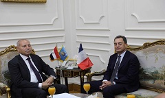 محافظ القاهرة يلتقي السفير الفرنسى بالقاهرة لبحث سبل التعاون بين البلدين