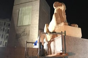 انتهاء عملية نقل الكباش الأربعة إلى ميدان التحرير بعد ترميمها