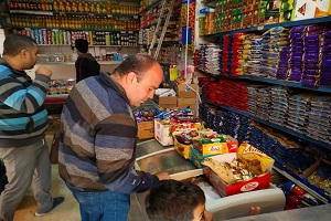 لجنة للتفتيش على السلع الغذائية بالحي