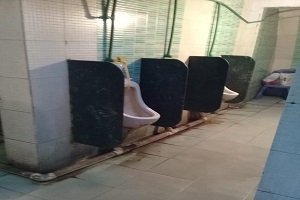 صيانة دورة مياه بميدان الفلكي