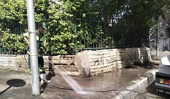 غسل الأرصفة بميدان قشتمر