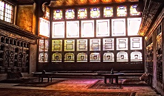 الفنان علي المنسي يقود فرقة كردان بحفل غنائي في بيت السحيمي